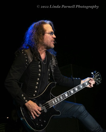 Winger at MGM Northfield, OH 11.19